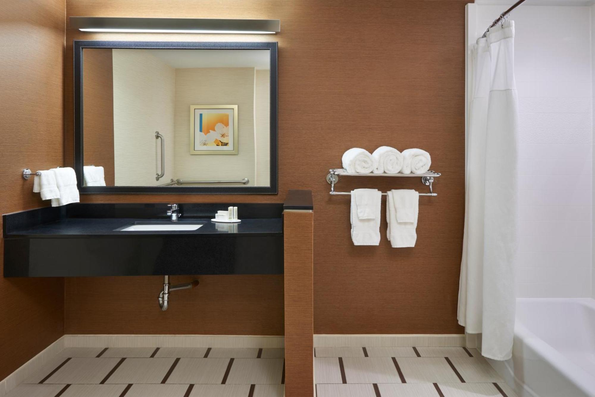 Fairfield Inn & Suites By Marriott Барри Экстерьер фото